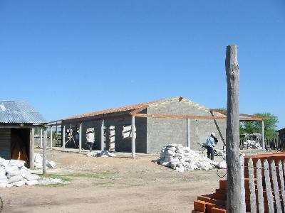 建設中の中学校舎