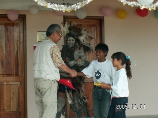 ���k��\�̒j�̎q�Ə��̎q���A������Ƃ͂ɂ��݂Ȃ���